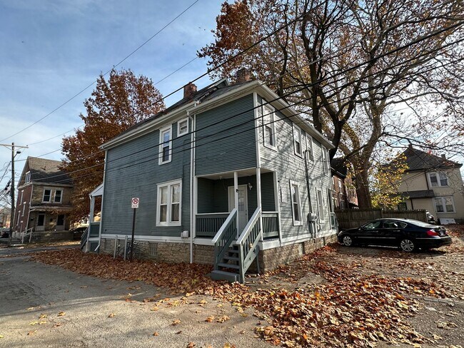 Photo - Highland 1557-1559 1557HSLLC Unit 1557