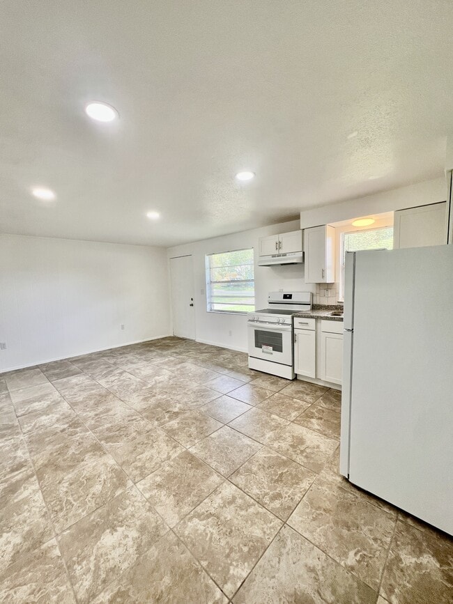 5739 9th St Unidad 1