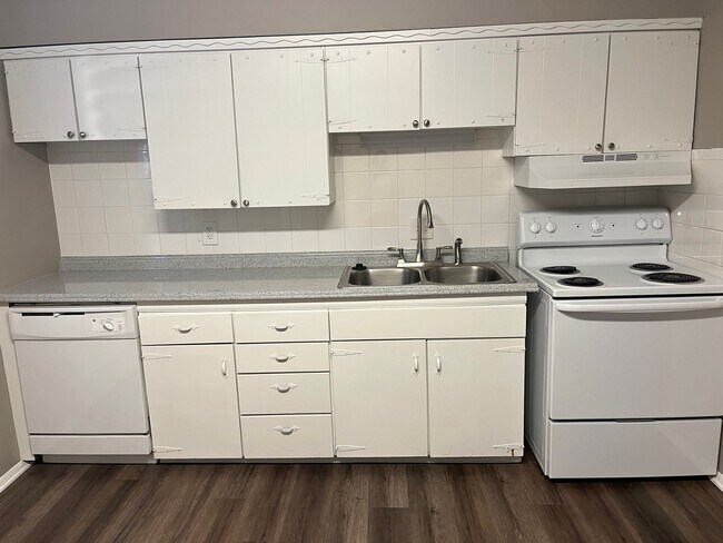 Photo - 8355 W 9th Ave