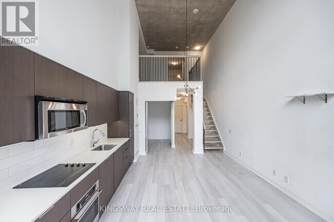 Photo - 5 Hanna Ave Unité 332