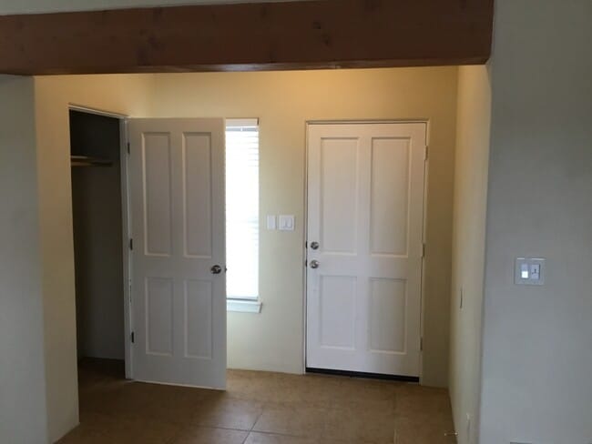 Photo - 709 Loma Pinon Loop NE