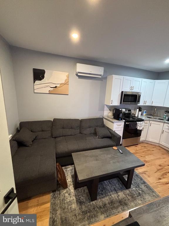 Building Photo - 1921 S Croskey St