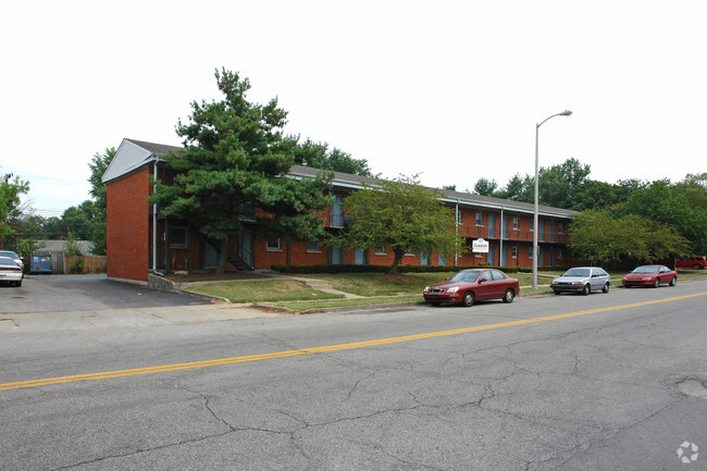 Zandale/Lowry Studio Apartments - Zandale/Lowry Studio Apartments