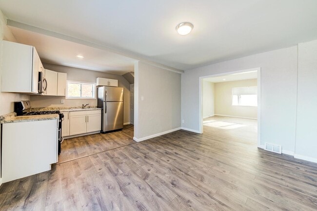 Photo - Stunning 3 bedroom home in Brookline available July 1!