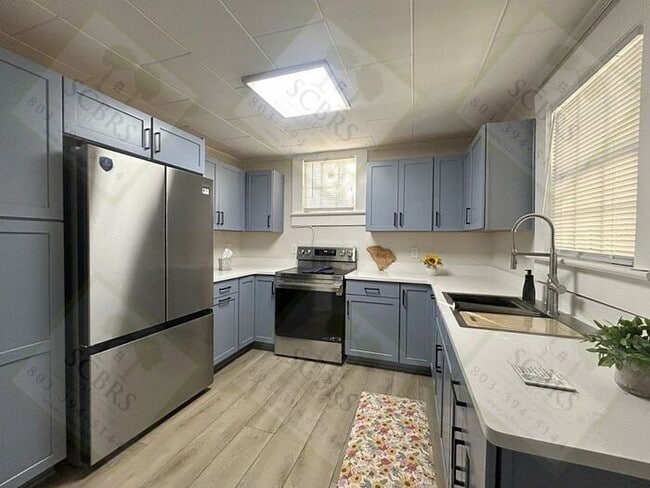 Photo - 719 Beltline Blvd