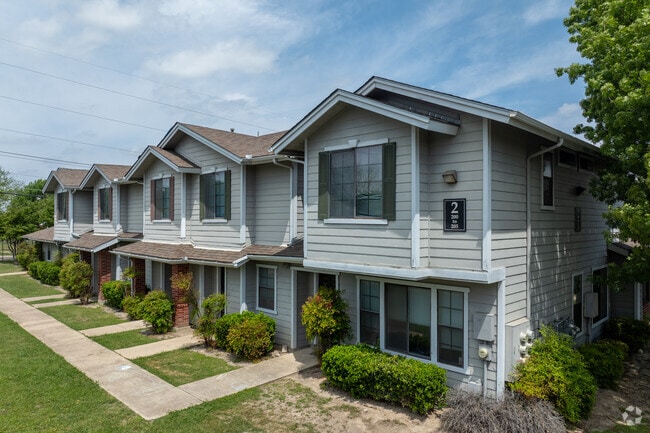 Primario - Village at Meadowbend