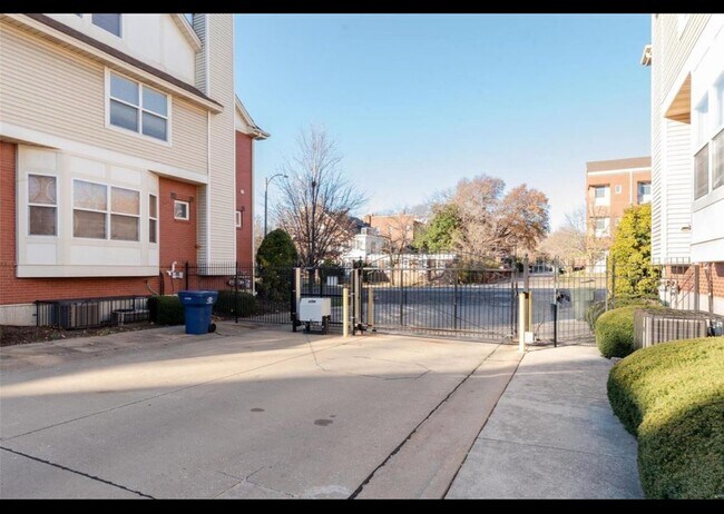 Photo - 5424 Delmar Blvd