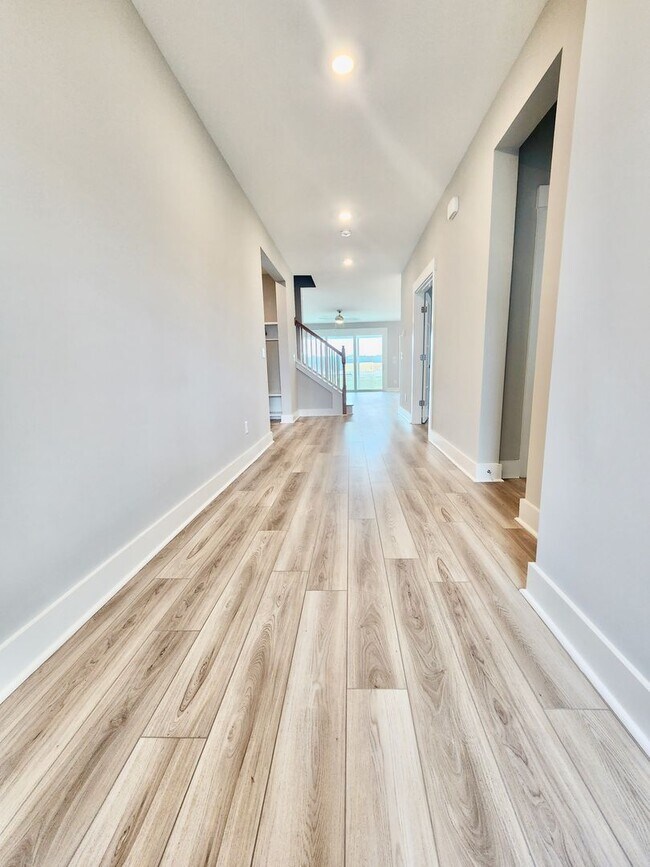 Photo - Like new in Midtown - 3 bedrooms plus addi...