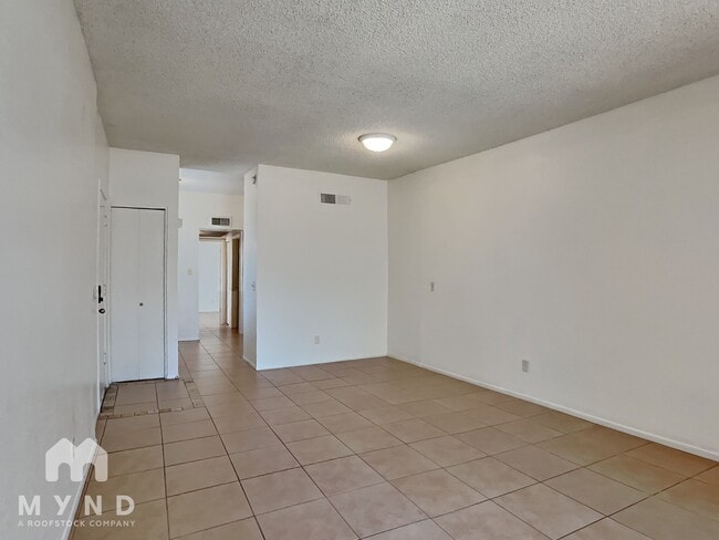 Photo - 2828 E Tierra Buena Ln Unit 102