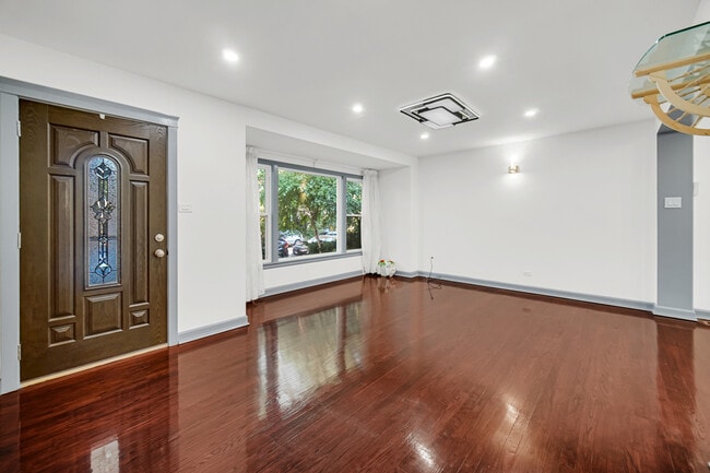 Photo - 6423 N Seeley Ave