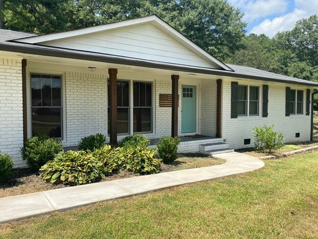 Building Photo - 3174 Double Springs Rd Rental
