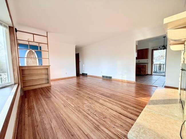 Photo - 3-Bed House in Waterloo