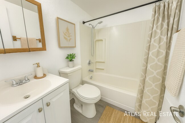 Building Photo - 5541 Bonita Village Rd Unit COPY