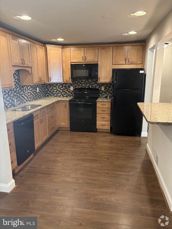 Building Photo - 1107 Raintree Ln Unit 1107 Rental