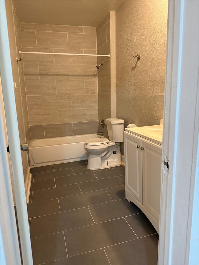 Photo - 118 E Murrill Ave