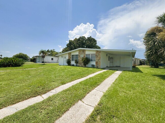 Photo - Cozy 3 Bedroom Home with Updated Kitchen and Spacious Yard in Port Charlotte