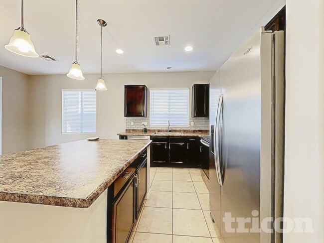 Photo - 819 W Dana Dr