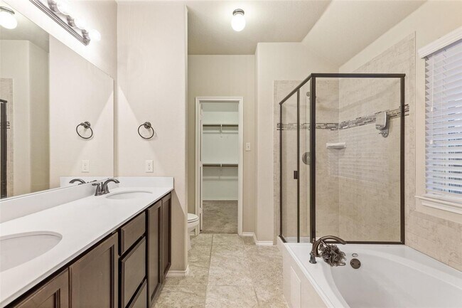 Photo - 205 Whitman Dr