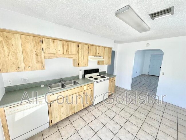 Photo - 1719 Florence Ave Unidad 3 Rental