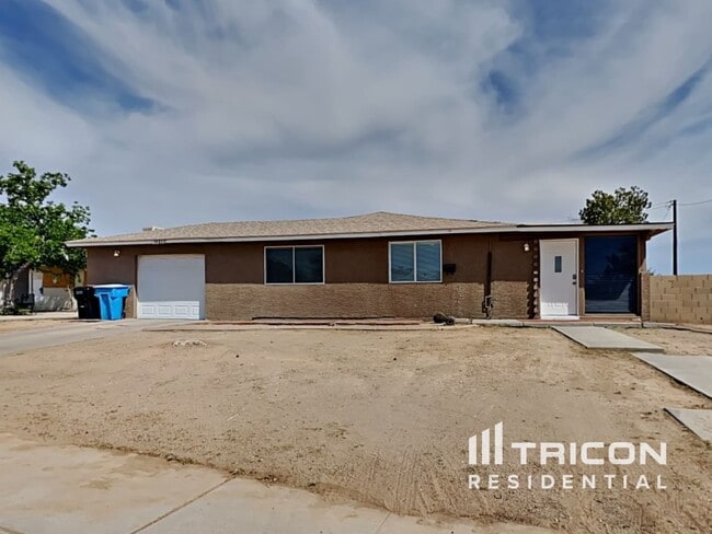 Building Photo - 14801 N 29th Dr Rental