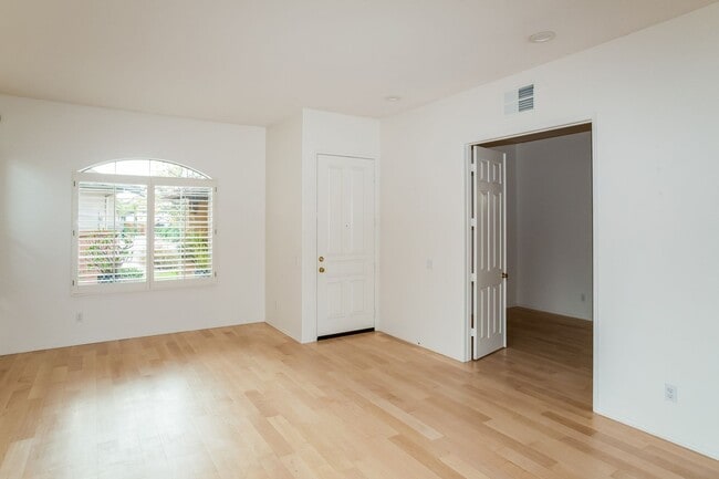 Photo - 3 bed 1 story, 2 bath Home In A Cul-De-Sac In Rolling Hills Ranch