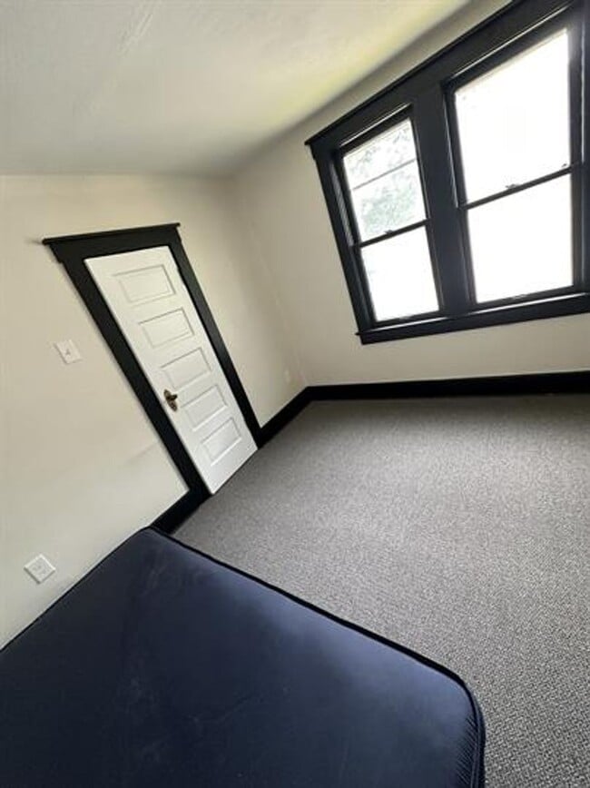 Photo - 806 W Stoughton Street