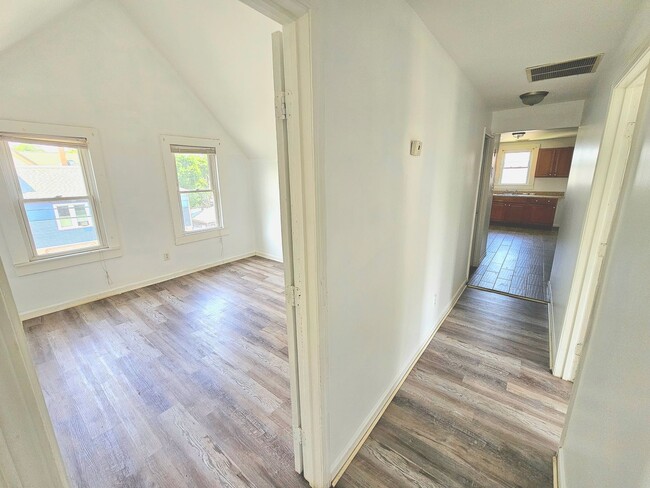 Building Photo - Spacious Multi-Family Apartments for Rent ... Unit 3rd Floor