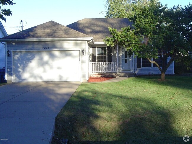 Building Photo - 2413 Iron Gates Rd Rental