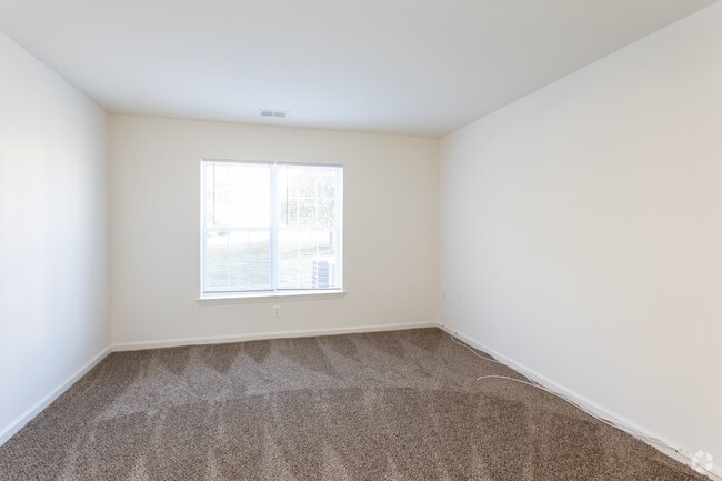 2BR, 2BA - 970 SF