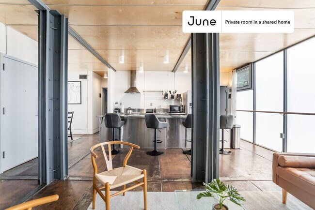 Building Photo - Room in Shared 6 bed/6 bath home