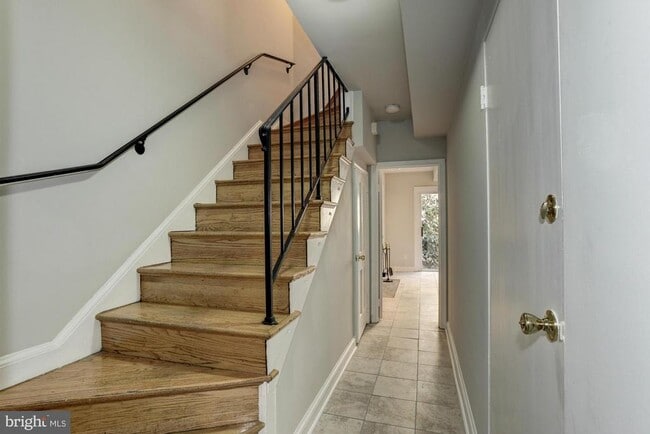 Photo - 2531 Queen Annes Ln NW