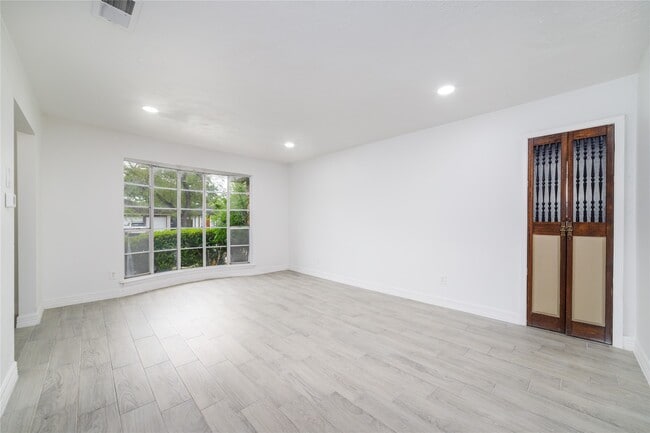 Photo - 10830 Sela Ln