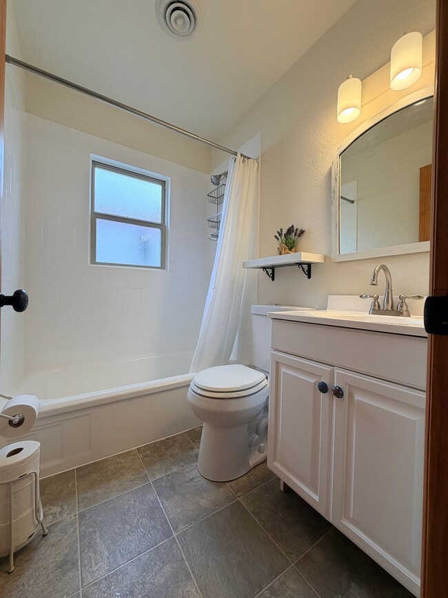 Photo - 405 S 12th St