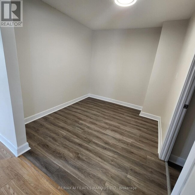 Photo - 909 SECOND STREET E