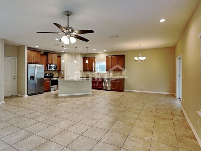 Photo - 332 Silver Glen Ave