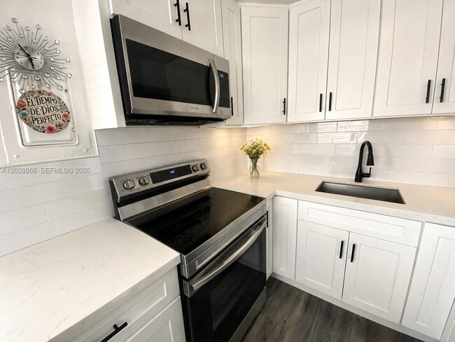 Photo - 1570 W 46th St Unit 214