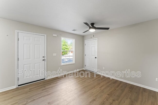 Photo - 116 Bowen St