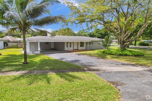 Building Photo - 5380 SW 3rd St Rental