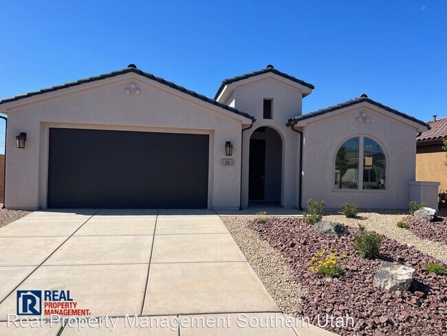 3 br, 2.5 bath House - 31 W Camimo Oso Dr - 3 br, 2.5 bath House - 31 W Camimo Oso Dr
