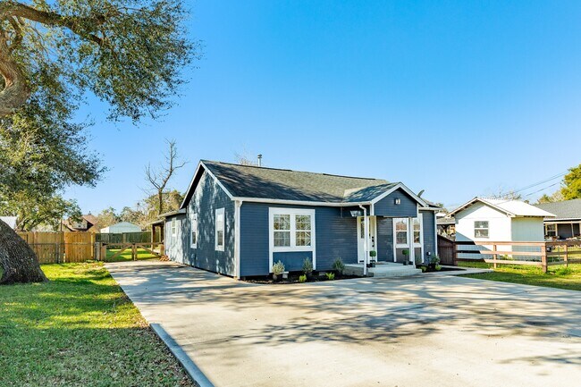 Photo - 1614 Avenue F