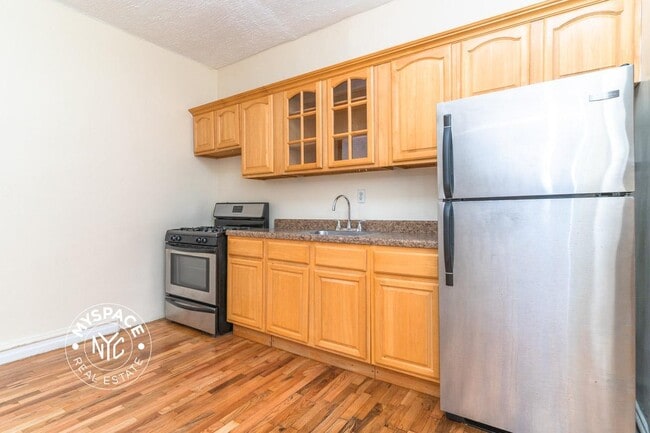 Photo - 650 Crown St Unidad 1D