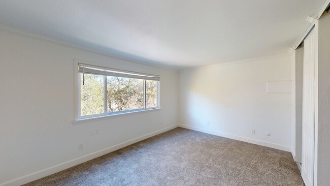 Photo - 390 Alameda del Prado