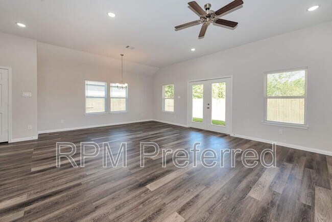 Photo - 1683 Rd 3556