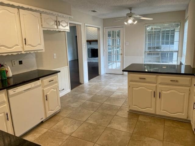 Photo - 1508 Woodcreek Dr