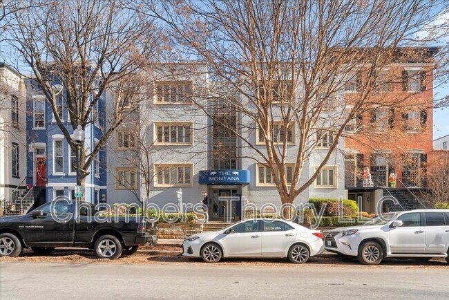 Building Photo - 220 2nd St SE Unit 303