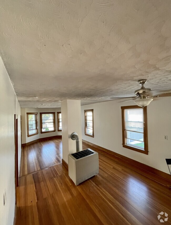 Building Photo - 21 Norwell St Unit 2nd Floor Rental