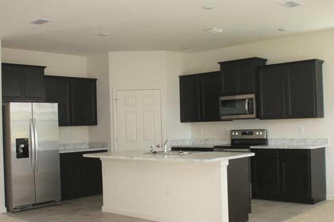 4437 Magenta Isles Dr