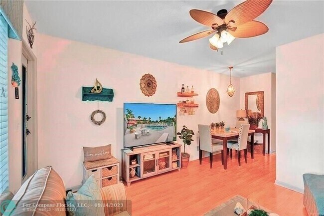 Photo - 3212 SE 8th St