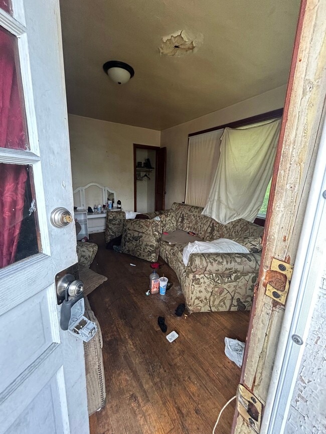 Photo - 5637 Jennings Station Rd