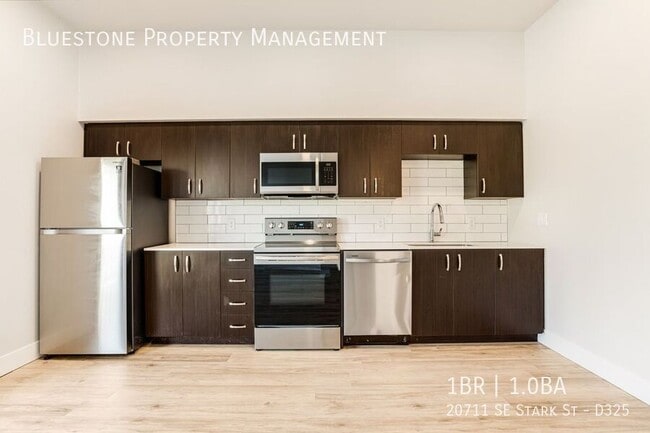 Photo - 20711 SE Stark St Unit D325